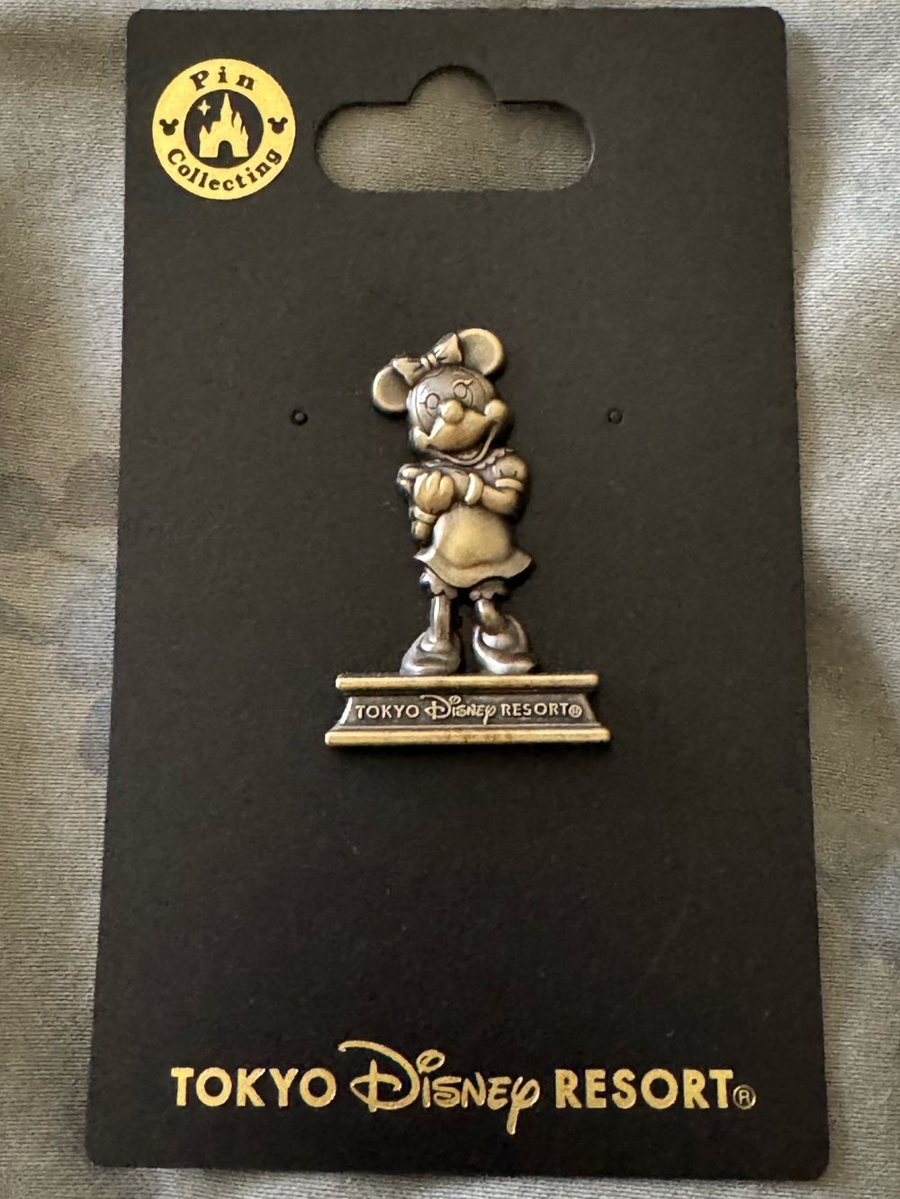 Tokyo Disney Pin - Minnie Mouse statue